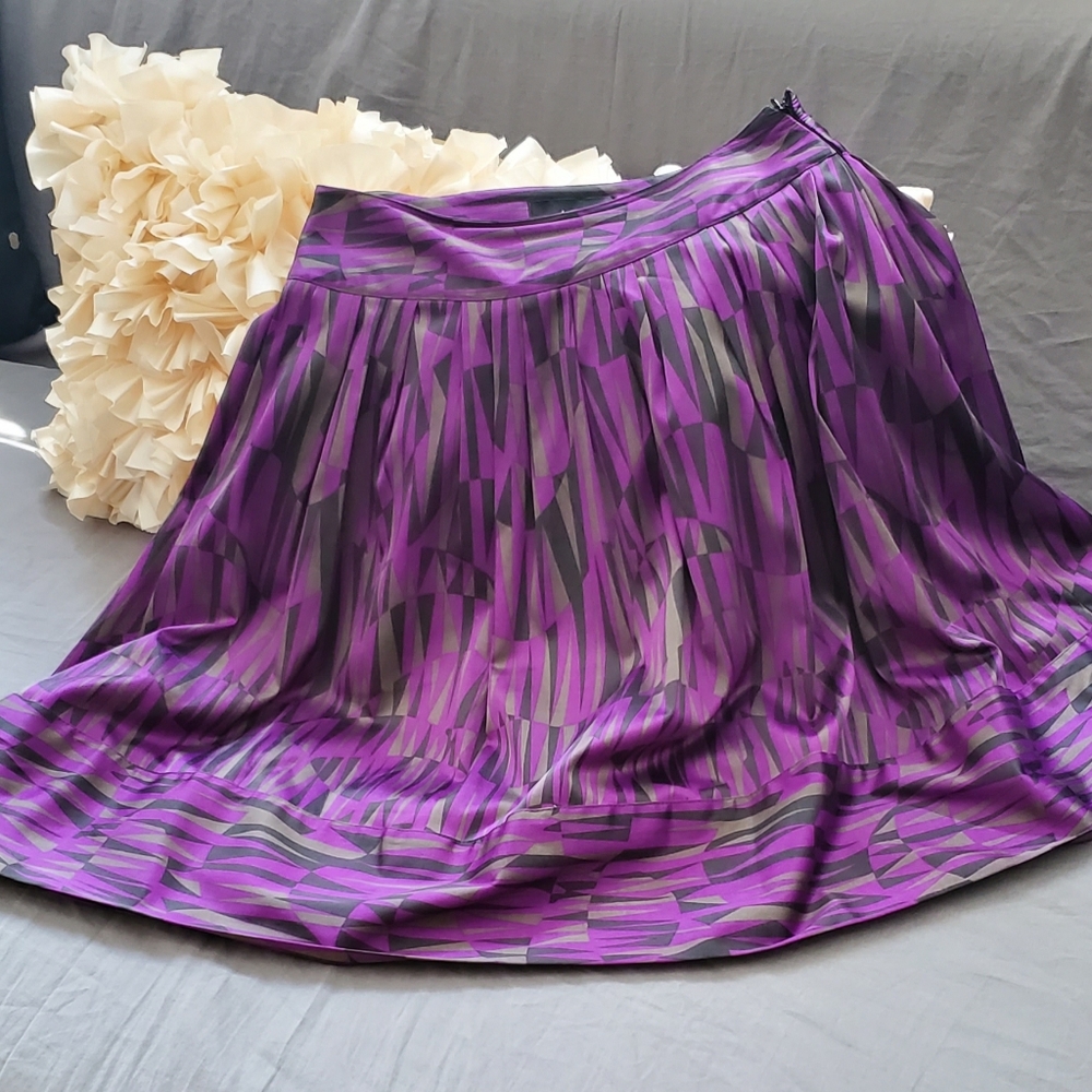 3D design catches the 👀❤️This skirt.